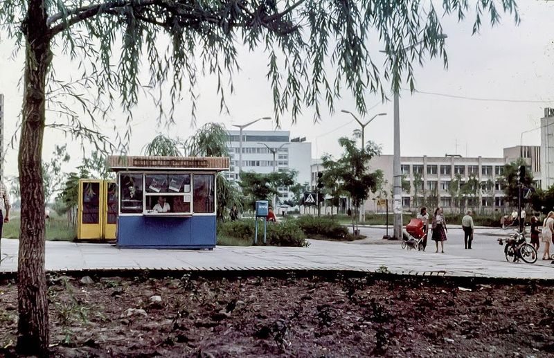 800px-A_Picture_Of_Prypiat,_pictured_before_the_Chernobyl_Disaster_to_add_Context_to_what_the_city_was_like