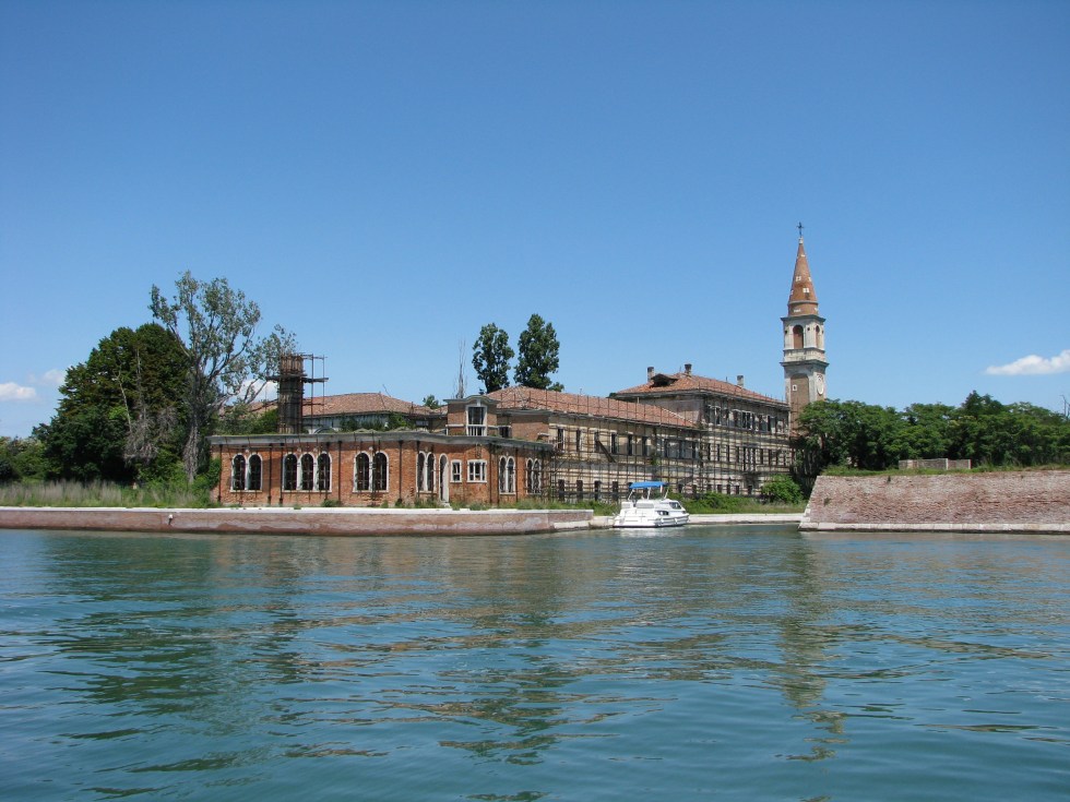 Poveglia_Closeup_of_Hospital